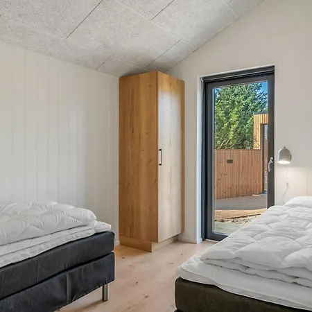 Luxury With Outdoor Hot Tub, Outdoor Sauna And Activity For 12 People Fjerritslev