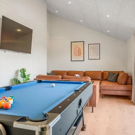 Luxury With Outdoor Hot Tub, Outdoor Sauna And Activity For 12 People *