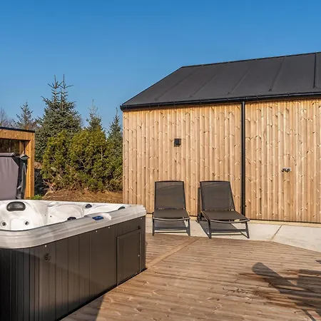 Luxury With Outdoor Hot Tub, Outdoor Sauna And Activity For 12 People